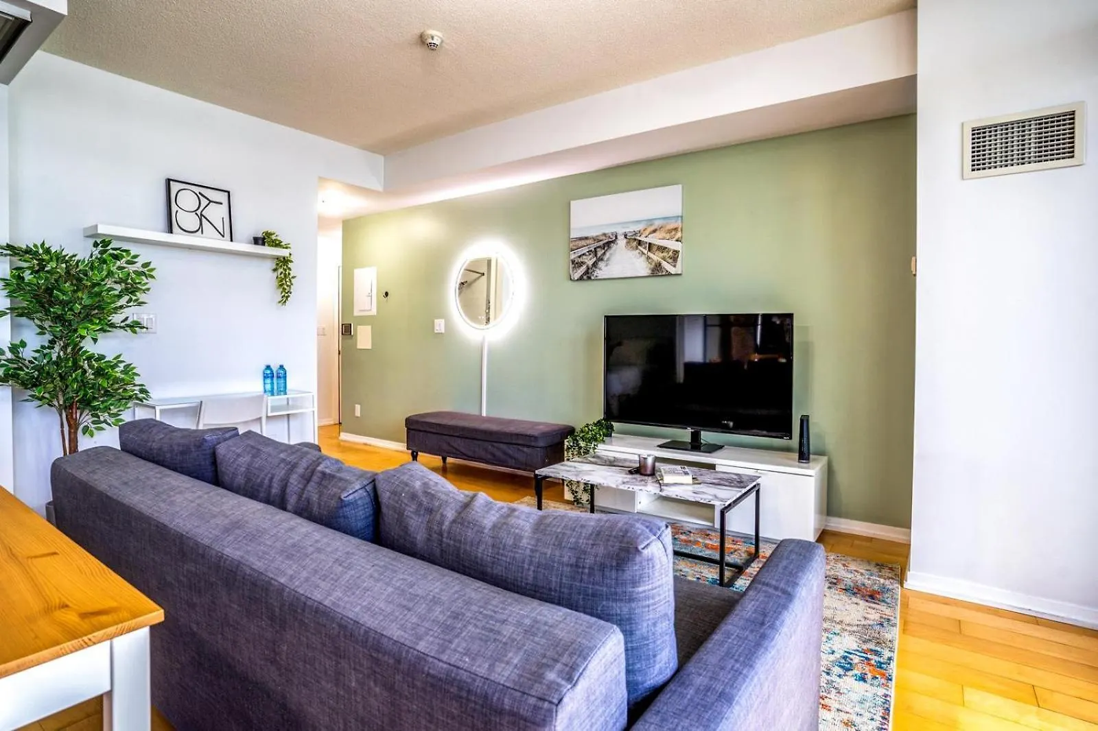 Apartment Spacious Condo Next To Cn Tower Toronto